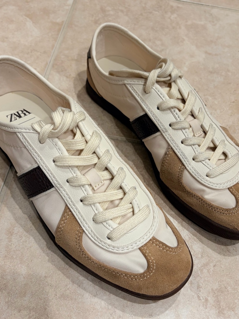 Zara Women Cream, Tan & Black Low-Top Sneakers